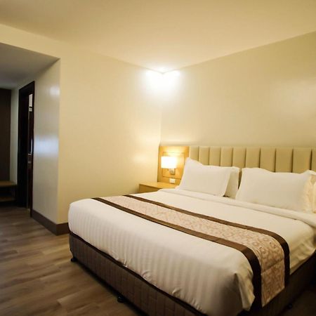 Citi Park Hotel Cebu Powered By Cocotel Екстер'єр фото