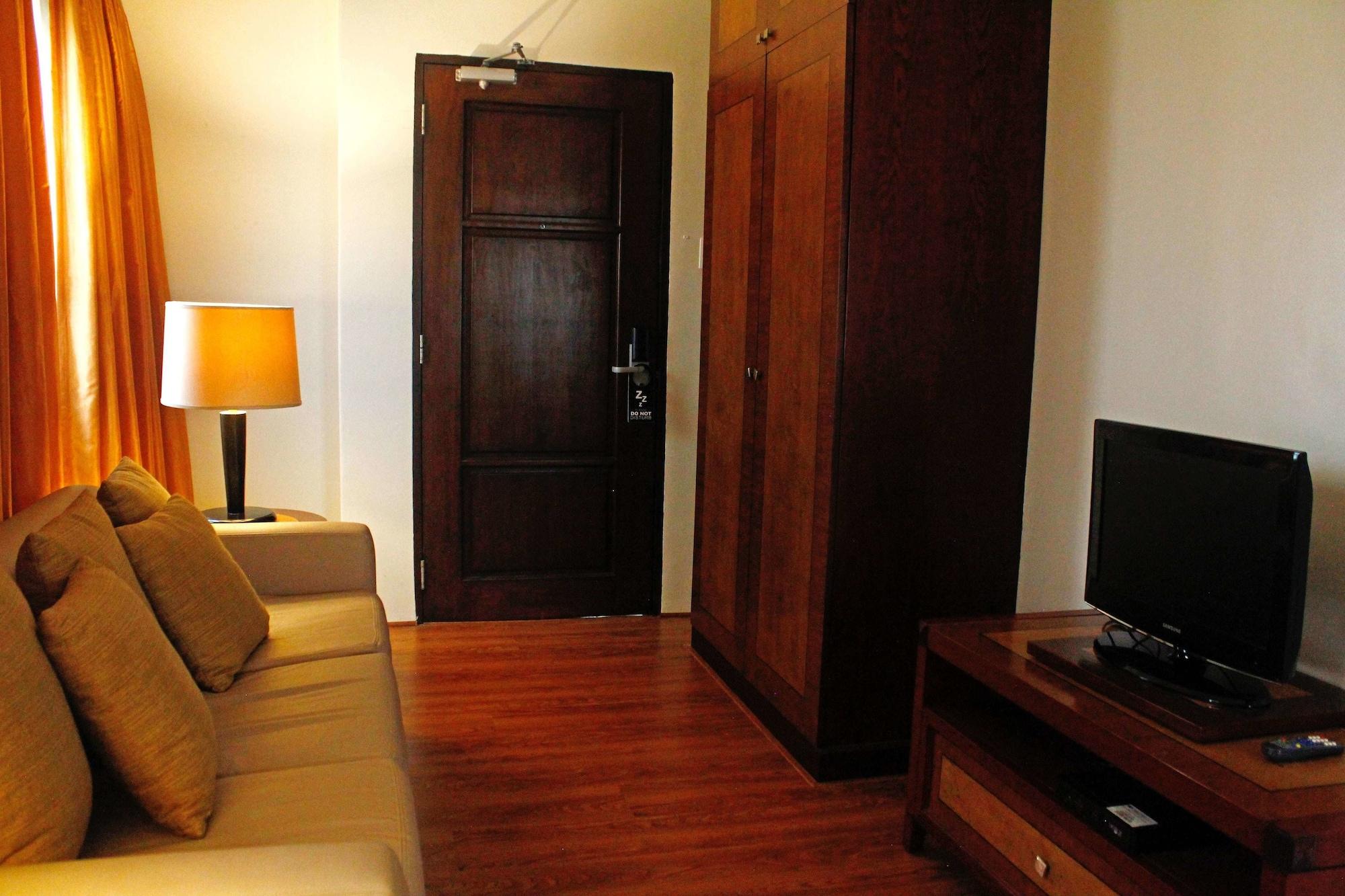 Citi Park Hotel Cebu Powered By Cocotel Екстер'єр фото