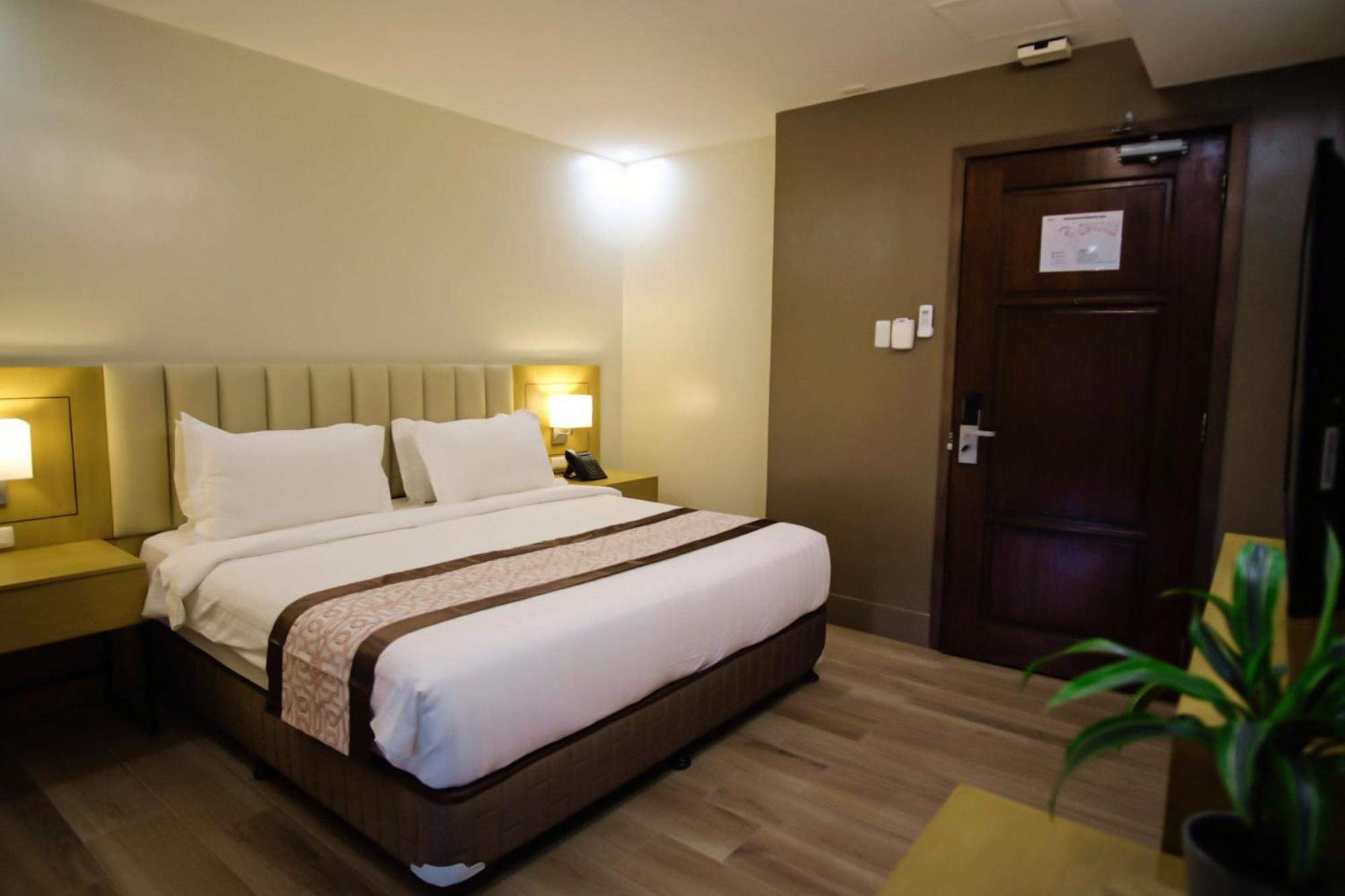 Citi Park Hotel Cebu Powered By Cocotel Екстер'єр фото