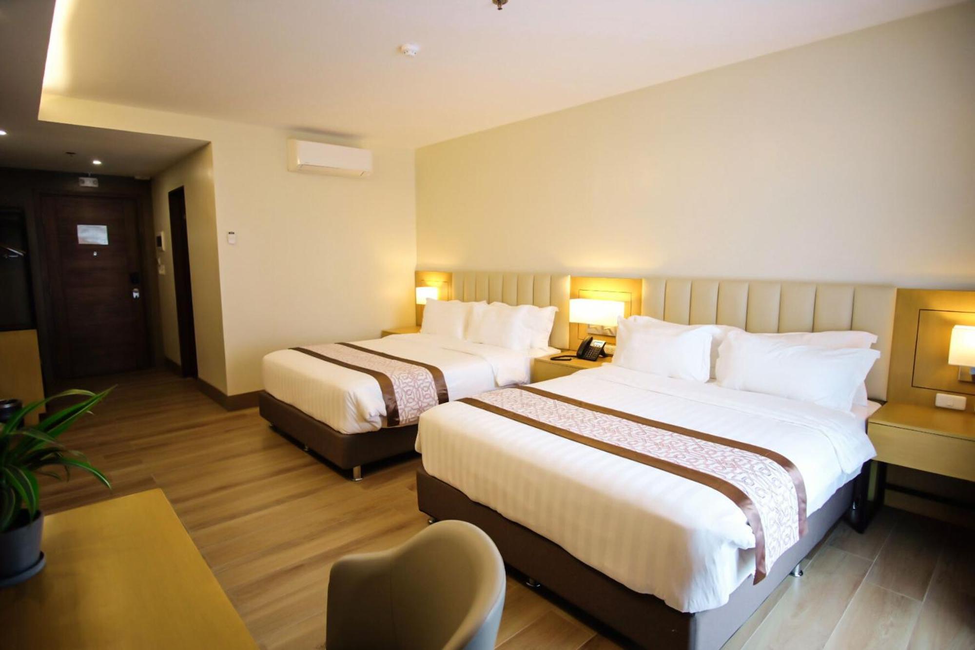 Citi Park Hotel Cebu Powered By Cocotel Екстер'єр фото