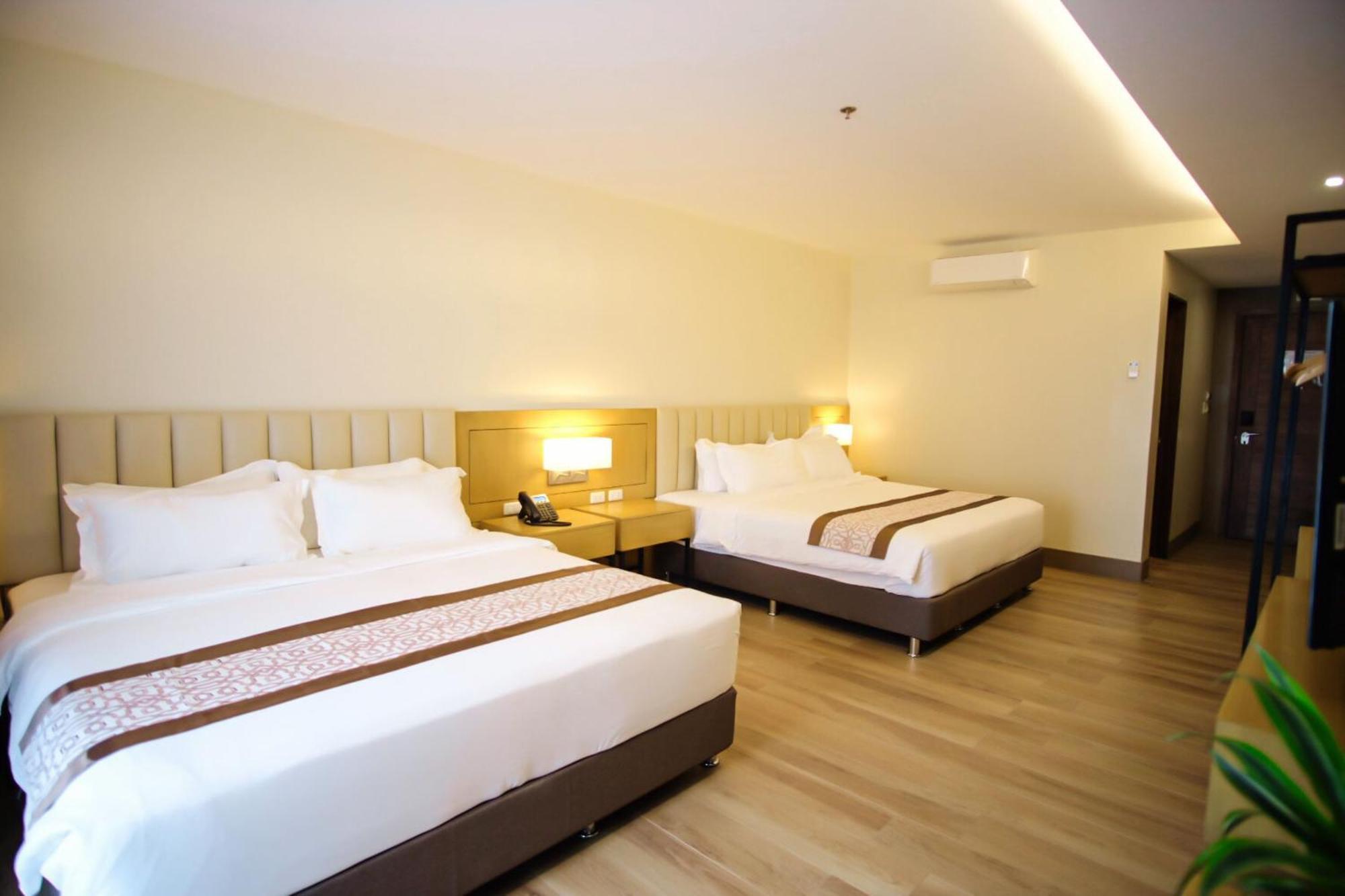Citi Park Hotel Cebu Powered By Cocotel Екстер'єр фото