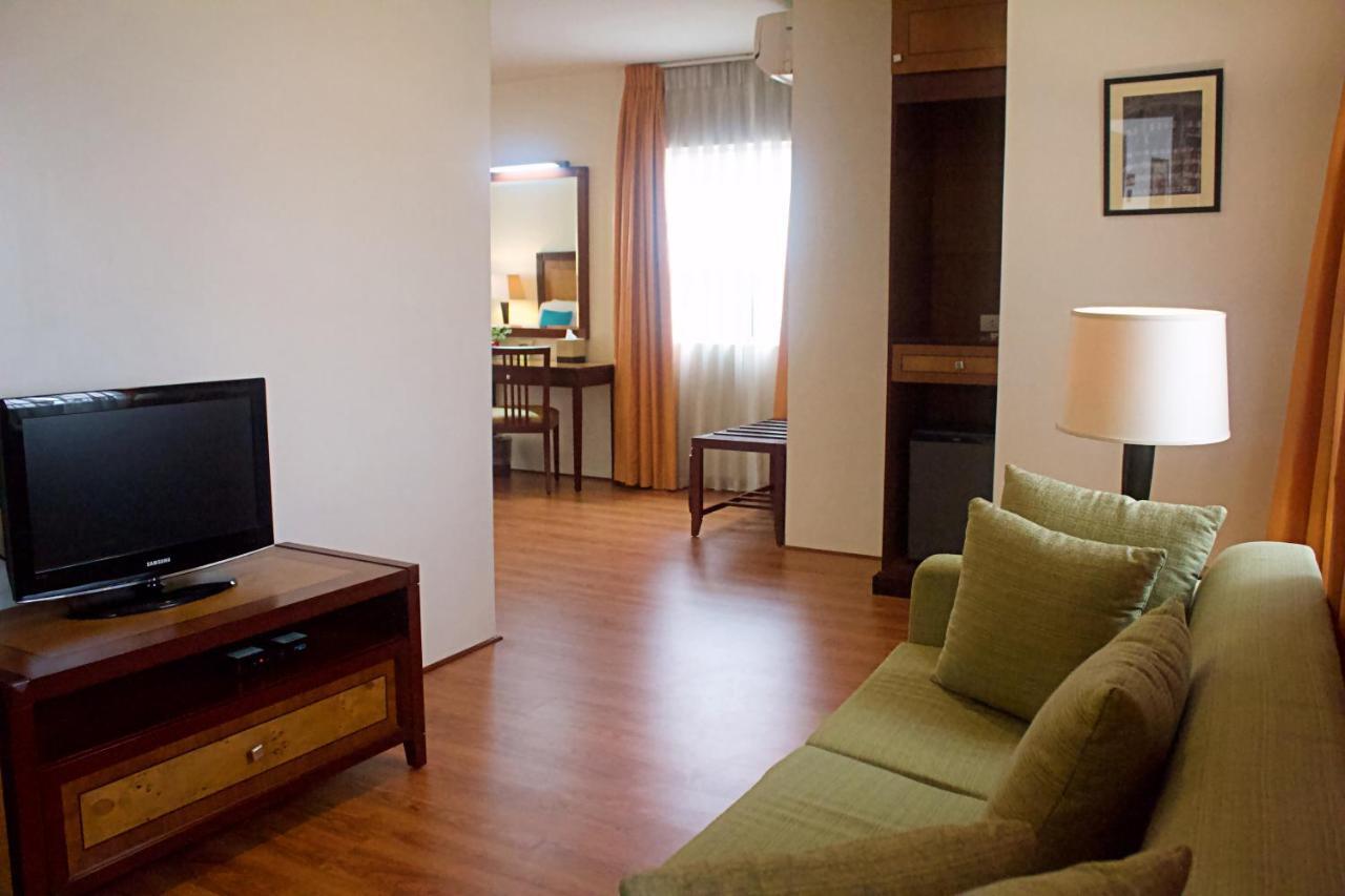 Citi Park Hotel Cebu Powered By Cocotel Екстер'єр фото